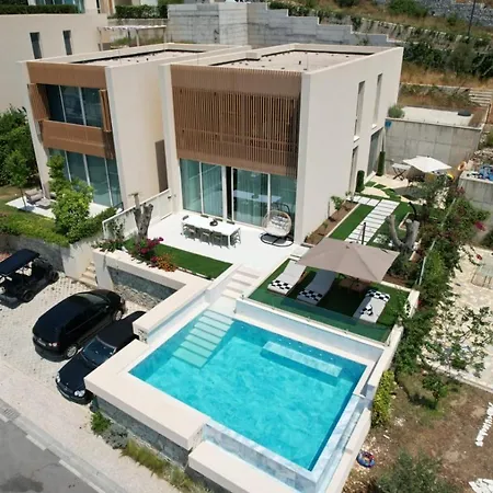Pool Olivia Coast Himare